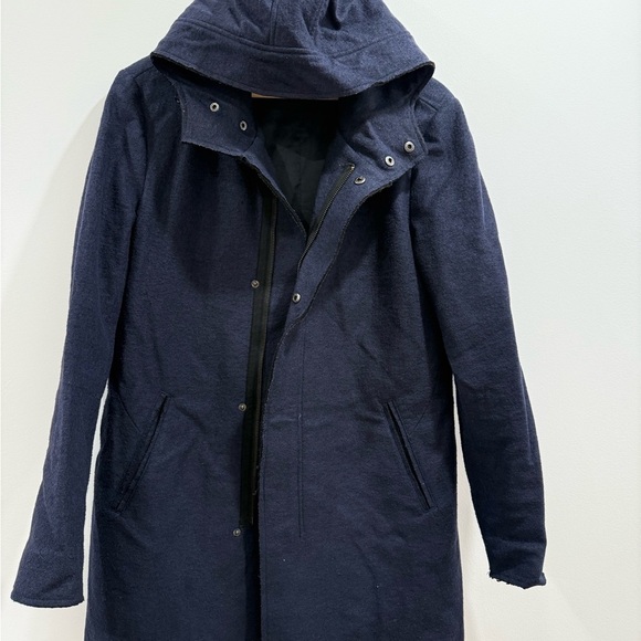 Men's Elegant Navy Trench Coat - Picture 2 of 6